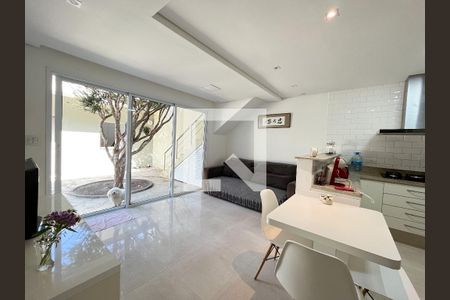 Casa à venda com 310m², 5 quartos e 4 vagas Casa à venda com 310m², 5 quartos e 4 vagasSala 2