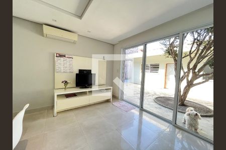 Casa à venda com 310m², 5 quartos e 4 vagas Casa à venda com 310m², 5 quartos e 4 vagasSala 2