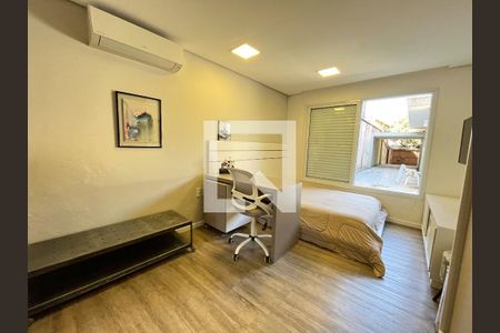 Casa à venda com 310m², 5 quartos e 4 vagas Casa à venda com 310m², 5 quartos e 4 vagasQuarto 4