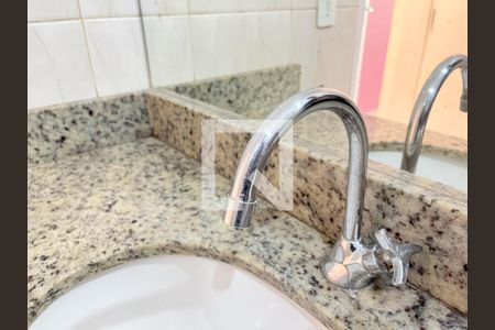 Casa à venda com 310m², 5 quartos e 4 vagas Casa à venda com 310m², 5 quartos e 4 vagasBanheiro 1