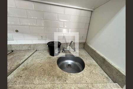 Casa à venda com 310m², 5 quartos e 4 vagas Casa à venda com 310m², 5 quartos e 4 vagasCozinha