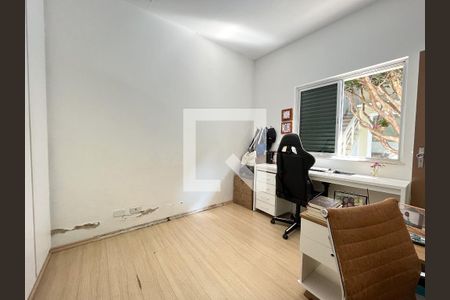 Casa à venda com 310m², 5 quartos e 4 vagas Casa à venda com 310m², 5 quartos e 4 vagasQuarto 3