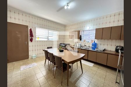 Casa à venda com 310m², 5 quartos e 4 vagas Casa à venda com 310m², 5 quartos e 4 vagasCozinha 1