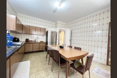Casa à venda com 310m², 5 quartos e 4 vagas Casa à venda com 310m², 5 quartos e 4 vagasCozinha 1