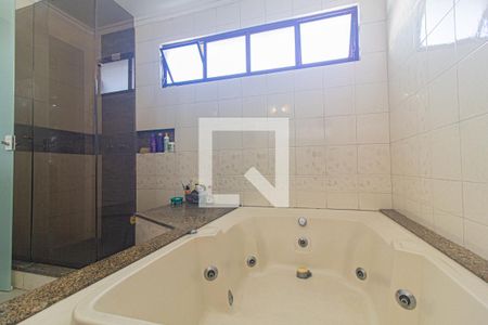 Casa para alugar com 350m², 4 quartos e 4 vagasBanheiro do Quarto 2