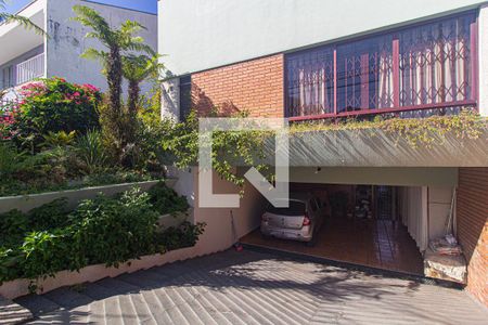 Casa para alugar com 350m², 4 quartos e 4 vagasFachada