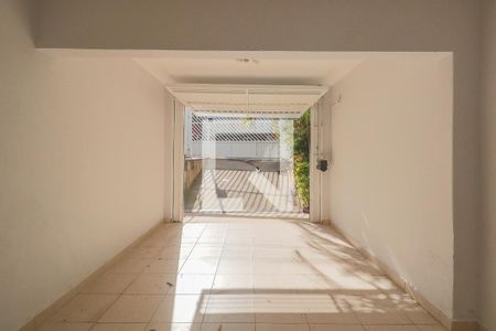 Casa para alugar com 130m², 2 quartos e 2 vagas Casa para alugar com 130m², 2 quartos e 2 vagasGaragem