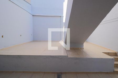 Casa para alugar com 130m², 2 quartos e 2 vagas Casa para alugar com 130m², 2 quartos e 2 vagasVista Quarto de Serviço