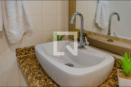 Apartamento para alugar com 105m², 3 quartos e 1 vaga Apartamento para alugar com 105m², 3 quartos e 1 vagaBanheiro Corredor