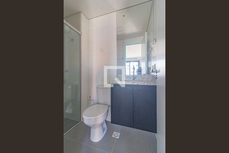 Banheiro de kitnet/studio para alugar com 1 quarto, 30m² em Batel , Curitiba