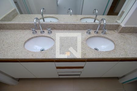 Apartamento à venda com 107m², 3 quartos e 1 vagaBanheiro Canadense