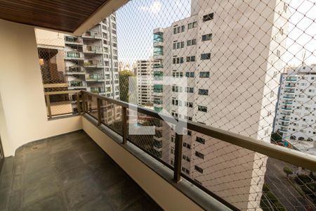 Varanda Sala 1 de apartamento à venda com 4 quartos, 165m² em Vila Suzana, São Paulo