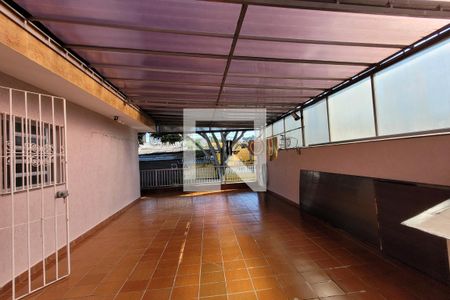 Casa à venda com 217m², 4 quartos e 7 vagas Casa à venda com 217m², 4 quartos e 7 vagasQuintal