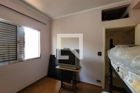 Casa à venda com 217m², 4 quartos e 7 vagas Casa à venda com 217m², 4 quartos e 7 vagasQuarto de Serviço