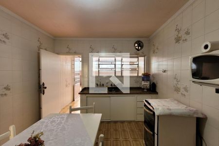 Casa à venda com 217m², 4 quartos e 7 vagas Casa à venda com 217m², 4 quartos e 7 vagasCozinha