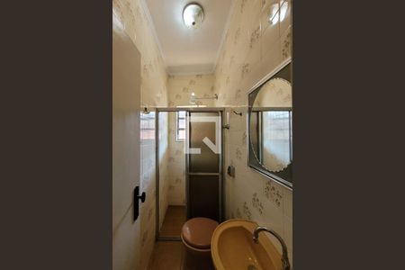 Casa à venda com 217m², 4 quartos e 7 vagas Casa à venda com 217m², 4 quartos e 7 vagasBanheiro de serviço