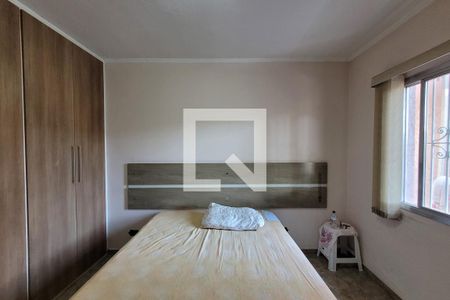 Casa à venda com 217m², 4 quartos e 7 vagas Casa à venda com 217m², 4 quartos e 7 vagasQuarto 2