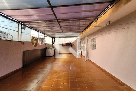 Casa à venda com 217m², 4 quartos e 7 vagas Casa à venda com 217m², 4 quartos e 7 vagasQuintal