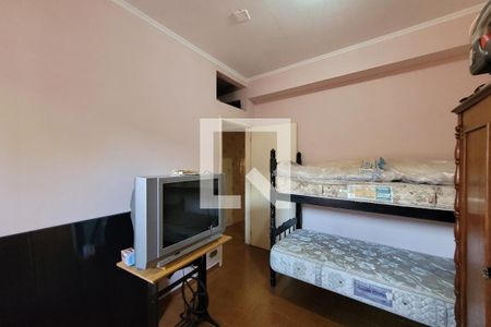 Casa à venda com 217m², 4 quartos e 7 vagas Casa à venda com 217m², 4 quartos e 7 vagasQuarto de Serviço