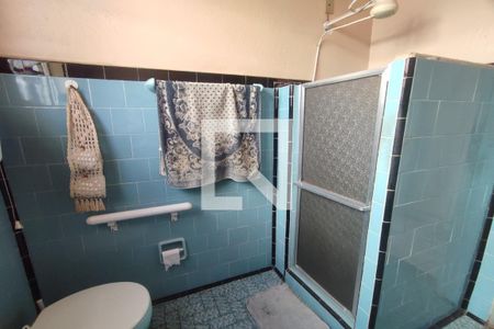 Casa à venda com 600m², 5 quartos e 8 vagas Casa à venda com 600m², 5 quartos e 8 vagasBanheiro