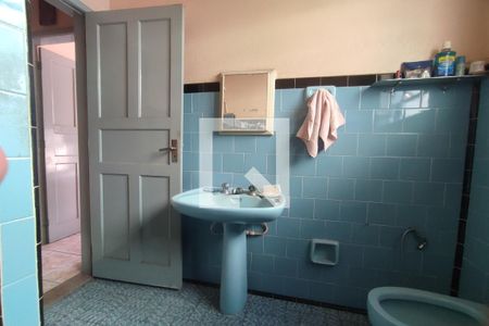 Casa à venda com 600m², 5 quartos e 8 vagas Casa à venda com 600m², 5 quartos e 8 vagasBanheiro