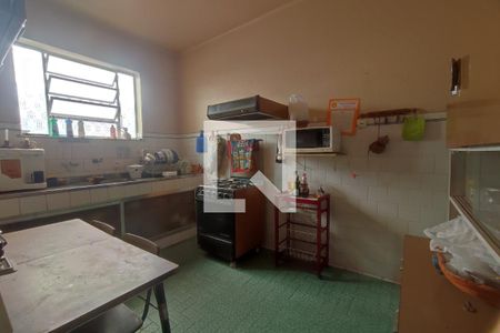 Casa à venda com 600m², 5 quartos e 8 vagas Casa à venda com 600m², 5 quartos e 8 vagasCozinha