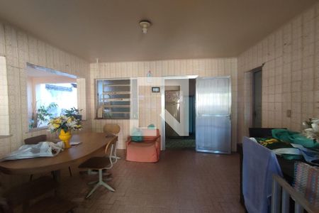 Casa à venda com 600m², 5 quartos e 8 vagas Casa à venda com 600m², 5 quartos e 8 vagasSala