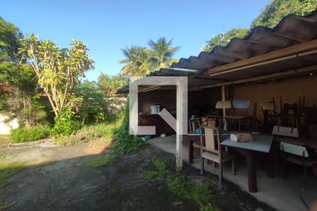 Casa à venda com 600m², 5 quartos e 8 vagas Casa à venda com 600m², 5 quartos e 8 vagasQuintal