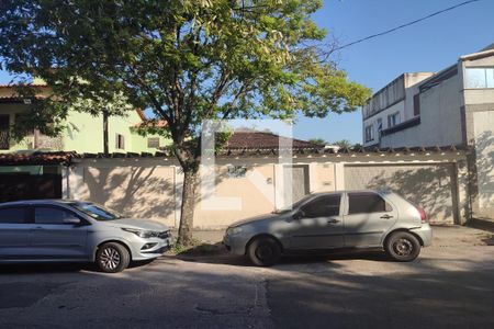Casa à venda com 600m², 5 quartos e 8 vagas Casa à venda com 600m², 5 quartos e 8 vagasQuintal