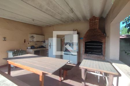 Casa à venda com 600m², 5 quartos e 8 vagas Casa à venda com 600m², 5 quartos e 8 vagasVaranda