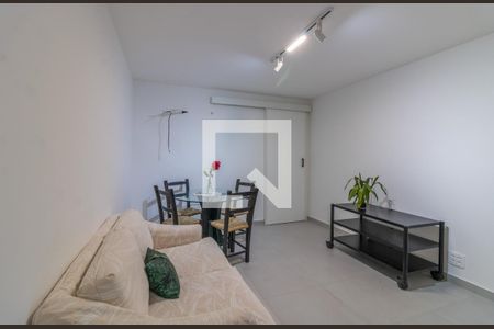 Sala de casa de condomínio para alugar com 1 quarto, 30m² em Vargem Grande, Rio de Janeiro