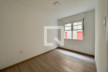 Quarto 1 de apartamento à venda com 2 quartos, 60m² em Cristal, Porto Alegre