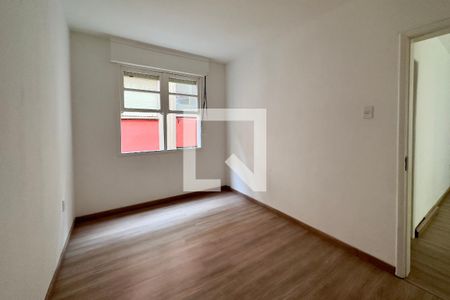 Quarto 1 de apartamento à venda com 2 quartos, 60m² em Cristal, Porto Alegre