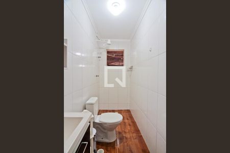 Casa à venda com 600m², 3 quartos e 8 vagasEdícula - banheiro