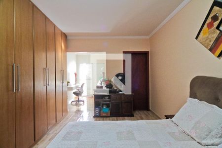Casa à venda com 600m², 3 quartos e 8 vagasSuíte