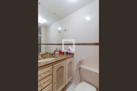 Apartamento à venda com 77m², 3 quartos e 2 vagasBanheiro Social