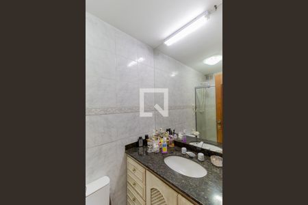 Apartamento à venda com 77m², 3 quartos e 2 vagasBanheiro da Suíte