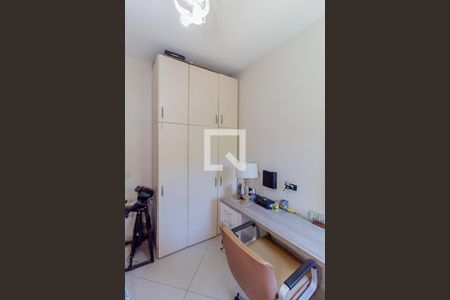 Apartamento à venda com 77m², 3 quartos e 2 vagasQuarto 2