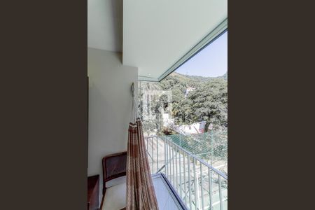 Sala de apartamento à venda com 3 quartos, 77m² em Cosme Velho, Rio de Janeiro