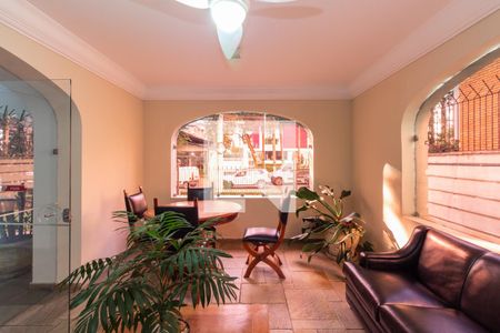 Apartamento à venda com 194m², 3 quartos e 2 vagas Apartamento à venda com 194m², 3 quartos e 2 vagasHall Social