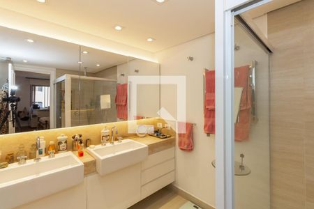 Apartamento à venda com 194m², 3 quartos e 2 vagas Apartamento à venda com 194m², 3 quartos e 2 vagasBanheiro Suíte