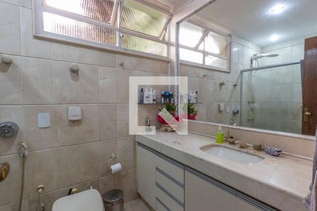 Casa à venda com 286m², 4 quartos e 4 vagasBanheiro