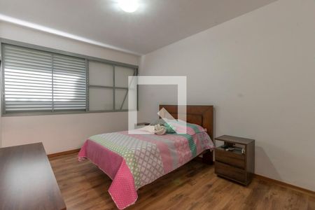 Casa à venda com 286m², 4 quartos e 4 vagasQuarto Suíte