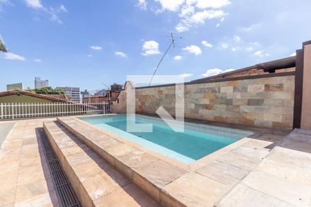 Casa à venda com 286m², 4 quartos e 4 vagasPiscina