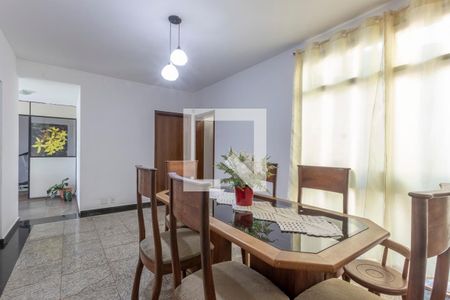 Sala de casa à venda com 4 quartos, 286m² em São Lucas, Belo Horizonte
