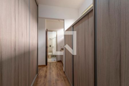 Casa à venda com 286m², 4 quartos e 4 vagasCloset da suíte