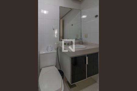 Casa de condomínio à venda com 257m², 5 quartos e 3 vagasBanheiro Social