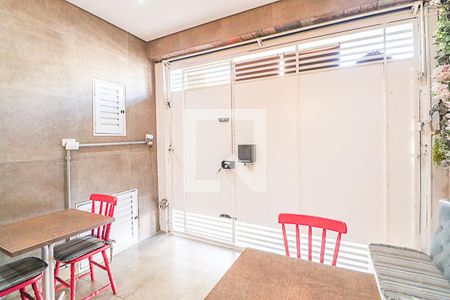 Casa à venda com 200m², 2 quartos e 1 vaga Casa à venda com 200m², 2 quartos e 1 vagaGaragem