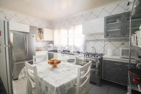 Casa à venda com 207m², 3 quartos e 2 vagasCozinha