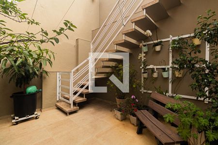 Casa à venda com 207m², 3 quartos e 2 vagas Casa à venda com 207m², 3 quartos e 2 vagasQuintal